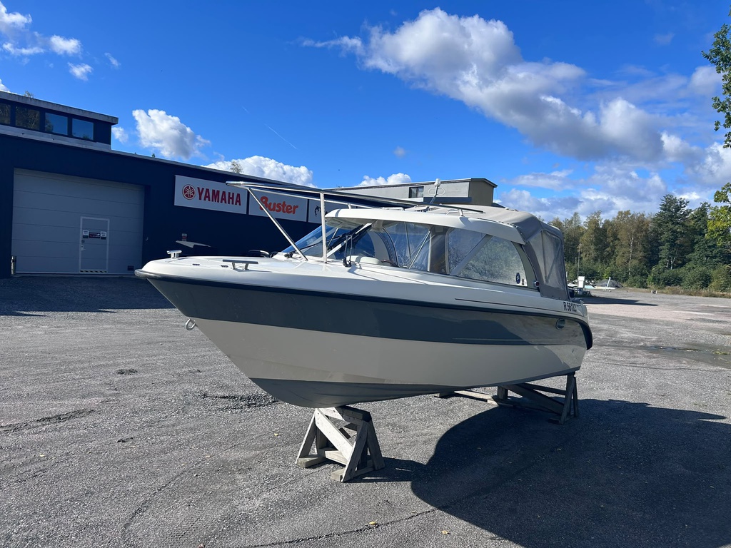 AMT 185HT + Evinrude E-TEC 90