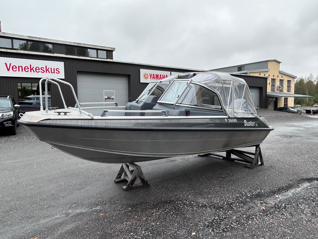 Buster XL + Yamaha F115
