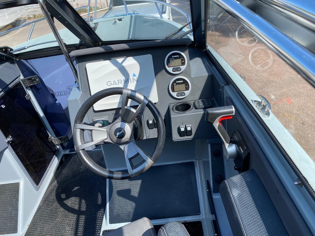 Yamarin Cross 75 BR + Yamaha F300