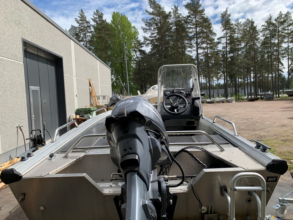 Buster S1 + Yamaha F25