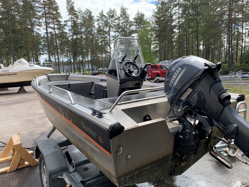 Buster S1 + Yamaha F25