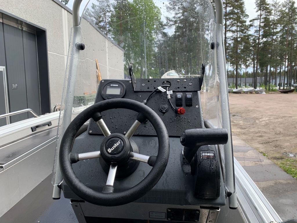 Buster S1 + Yamaha F25