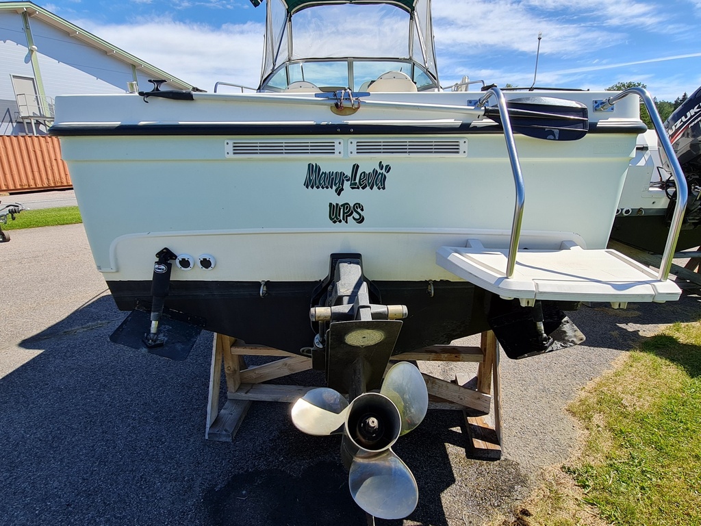 Bayliner Trophy 2152+Mercruiser 1,7