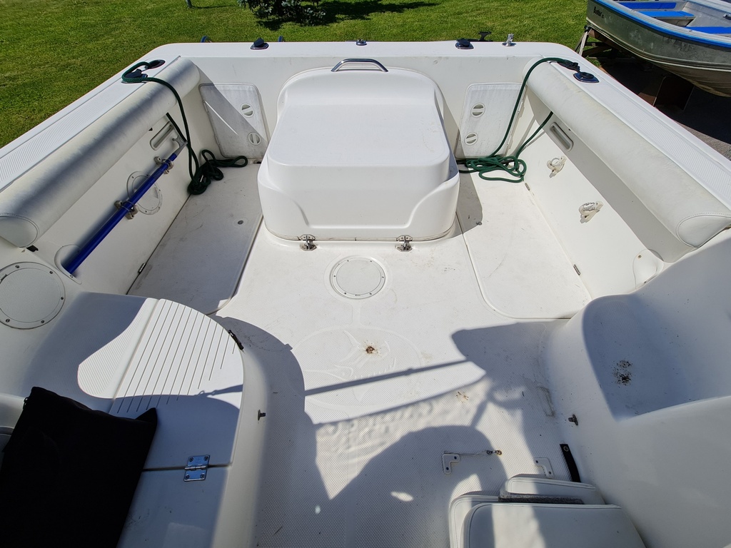 Bayliner Trophy 2152+Mercruiser 1,7