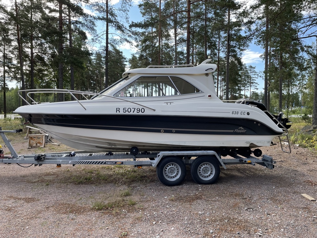 Flipper 630 CC + Mercury 115