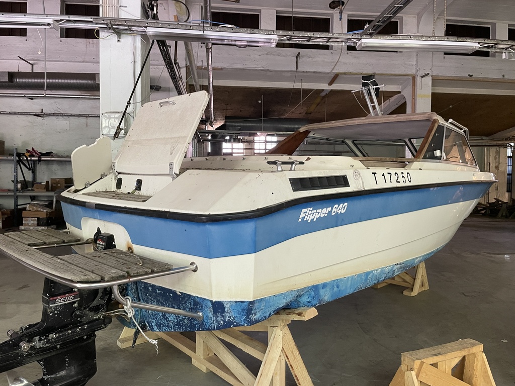 Flipper 640 HT+Mercrusier 5,7