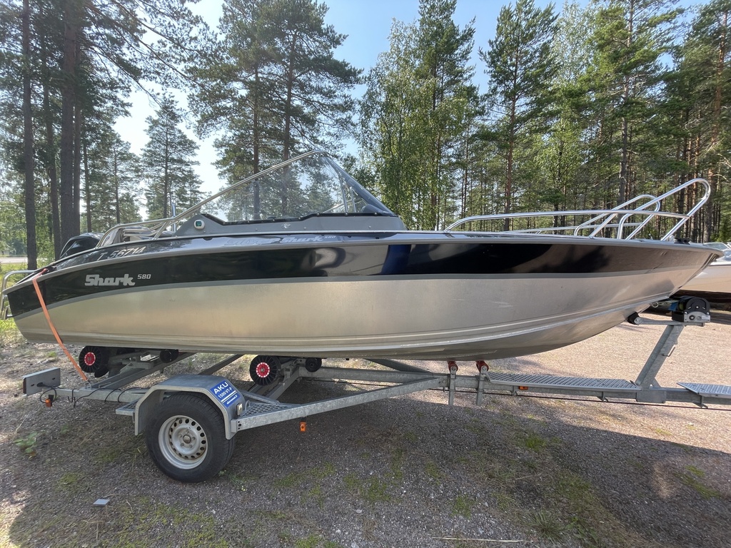 Silver Shark 580 + Mercury 115 EFi