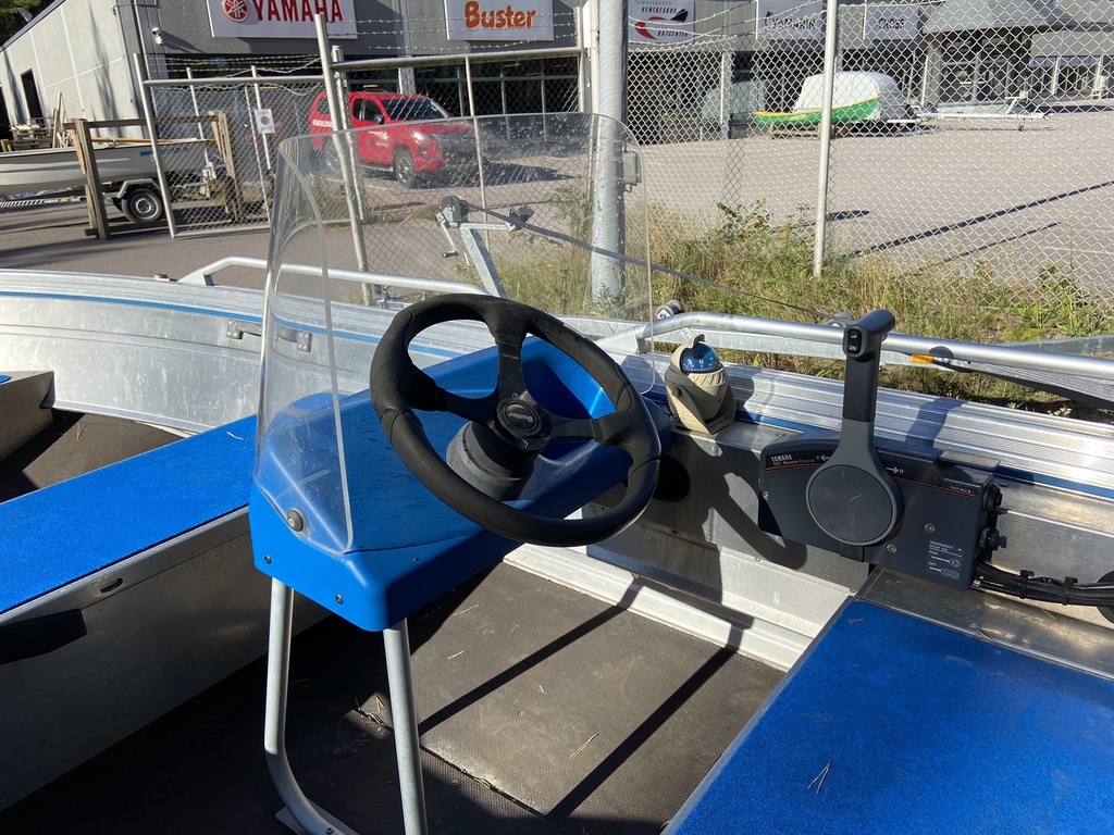 Buster Xsr + Yamaha F20