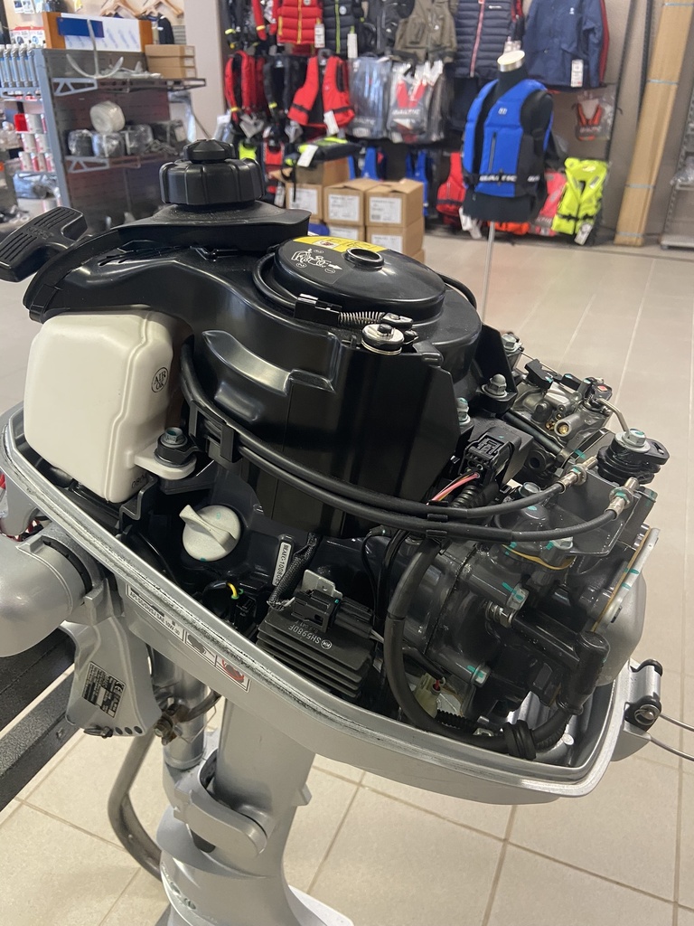 Honda BF6 Lyhyt riki