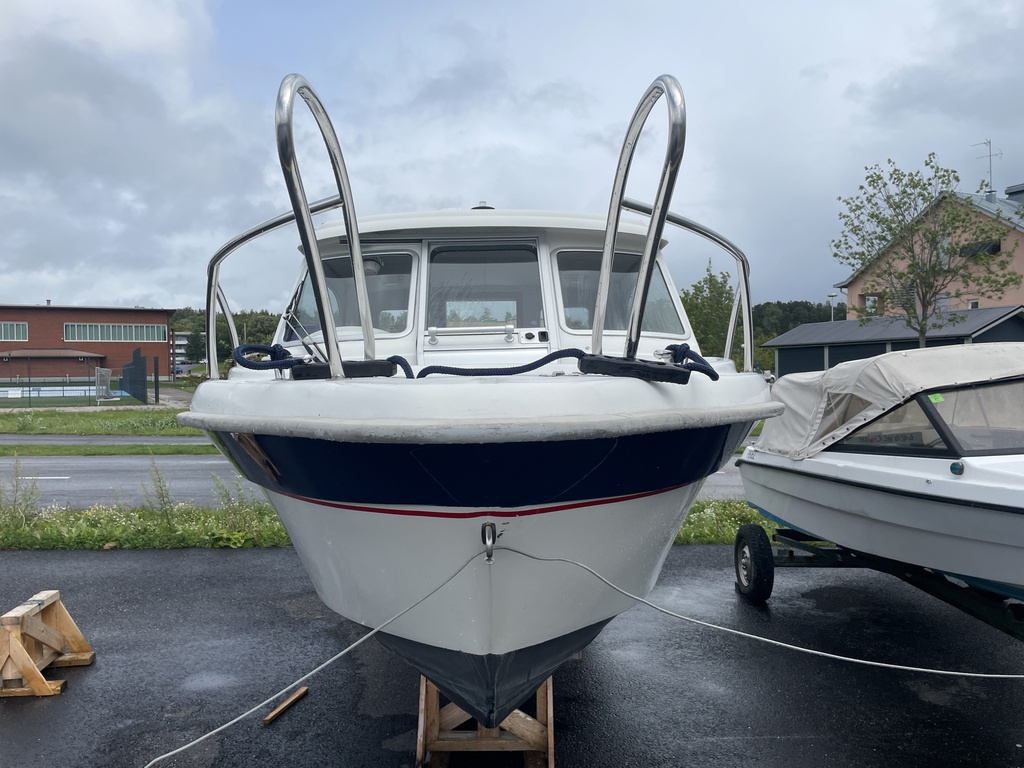 Finnmaster 6400MC Cruiser + Mercruiser 120