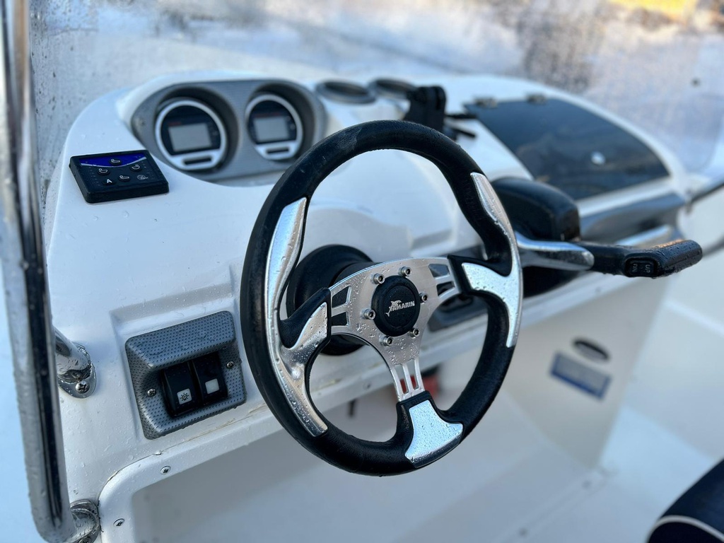 Yamarin 56 Center Console