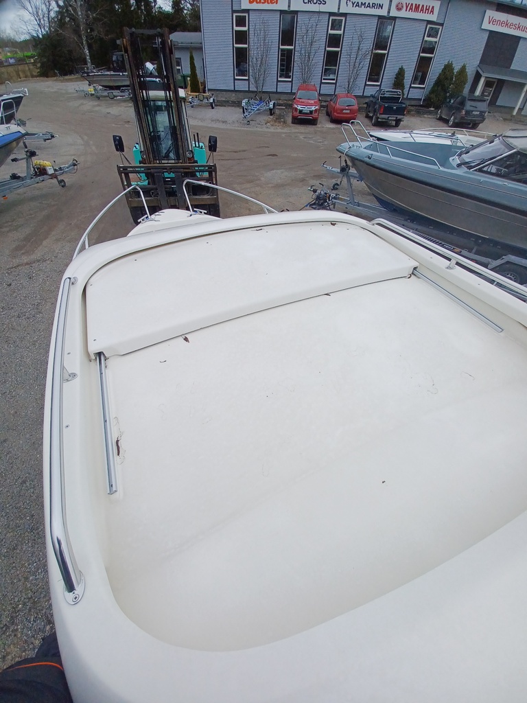 Flipper 630cc -05 + Johnsson 140 hp 4t -05 + 1600kg trailer -85