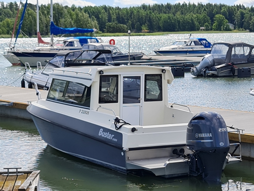 Buster Cabin + Yamaha 200