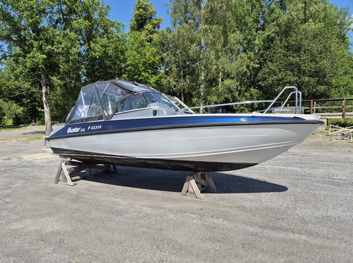 Buster XXL + Yamaha F150