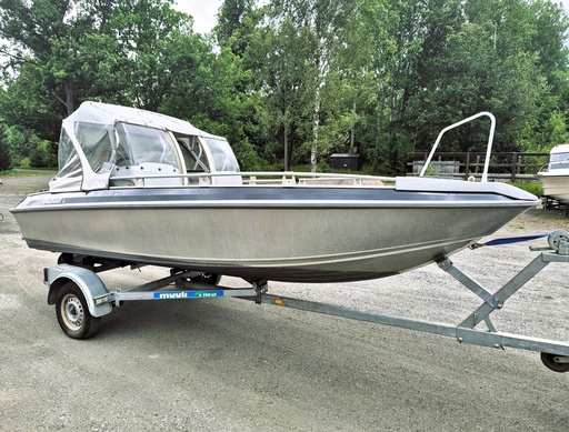 Buster L2 + Yamaha F50 + Traileri