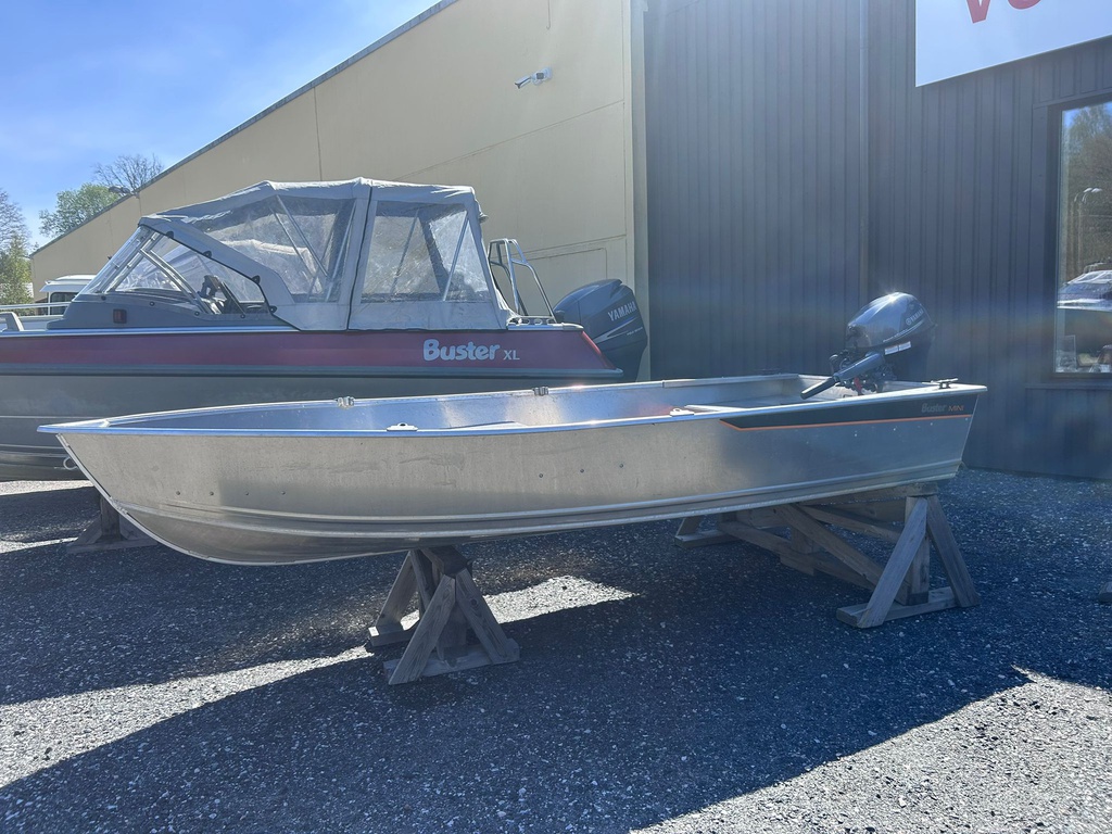 Buster Mini + Yamaha F8 | Venekeskus.com