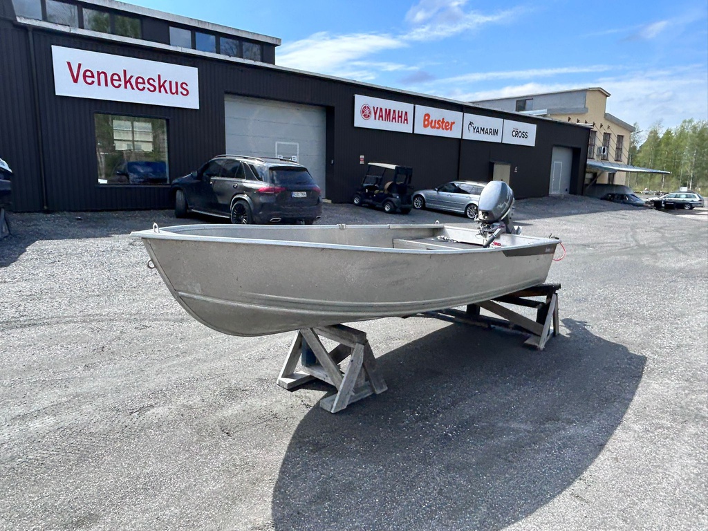 Buster Mini + Yamaha F8 | Venekeskus.com